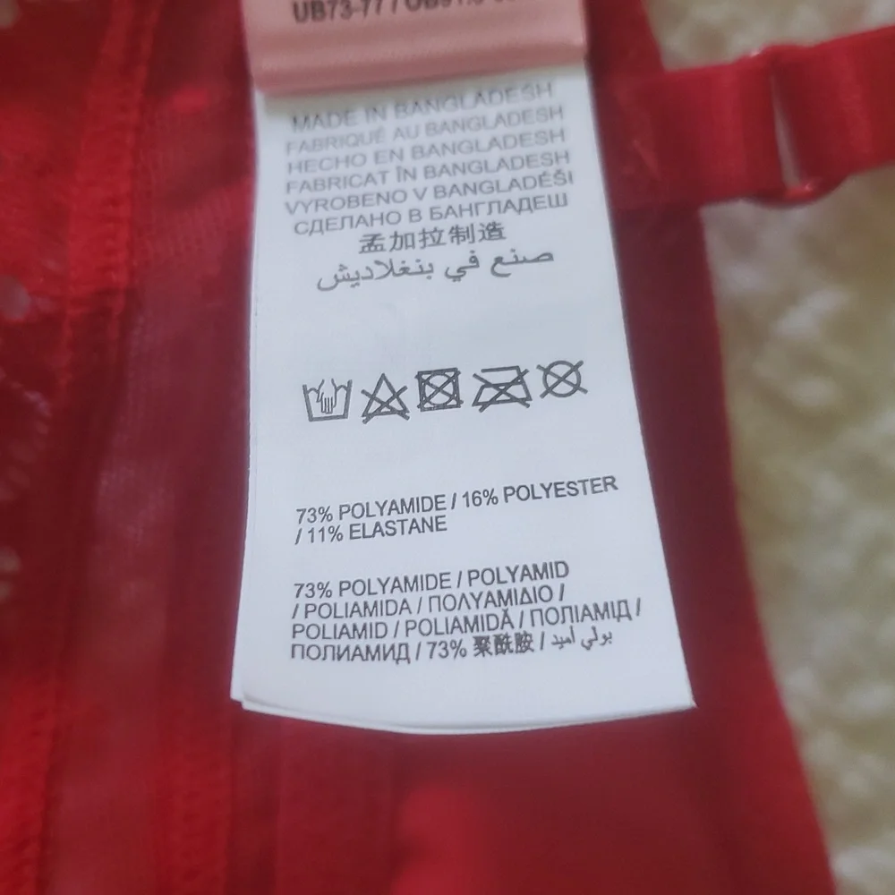 HUNKEMOLLER MARILEE PADDED UNDERWIRED LONGLINE BRA IN RED/SZ;34C